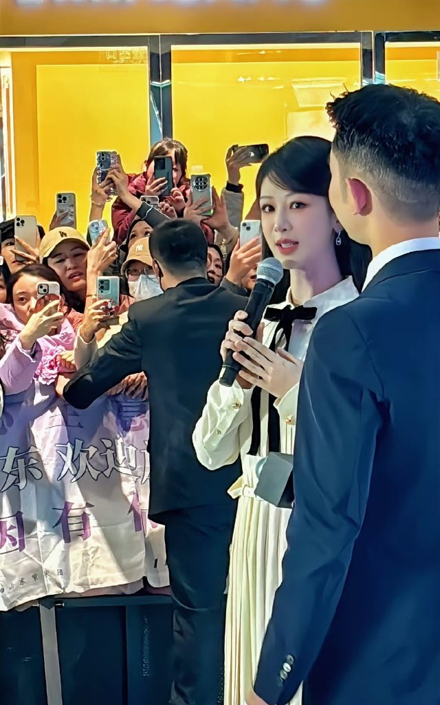 国色芳华第二季  喜大普奔！杨紫在Prada活动现场亲口证实《国色芳华》有第二季