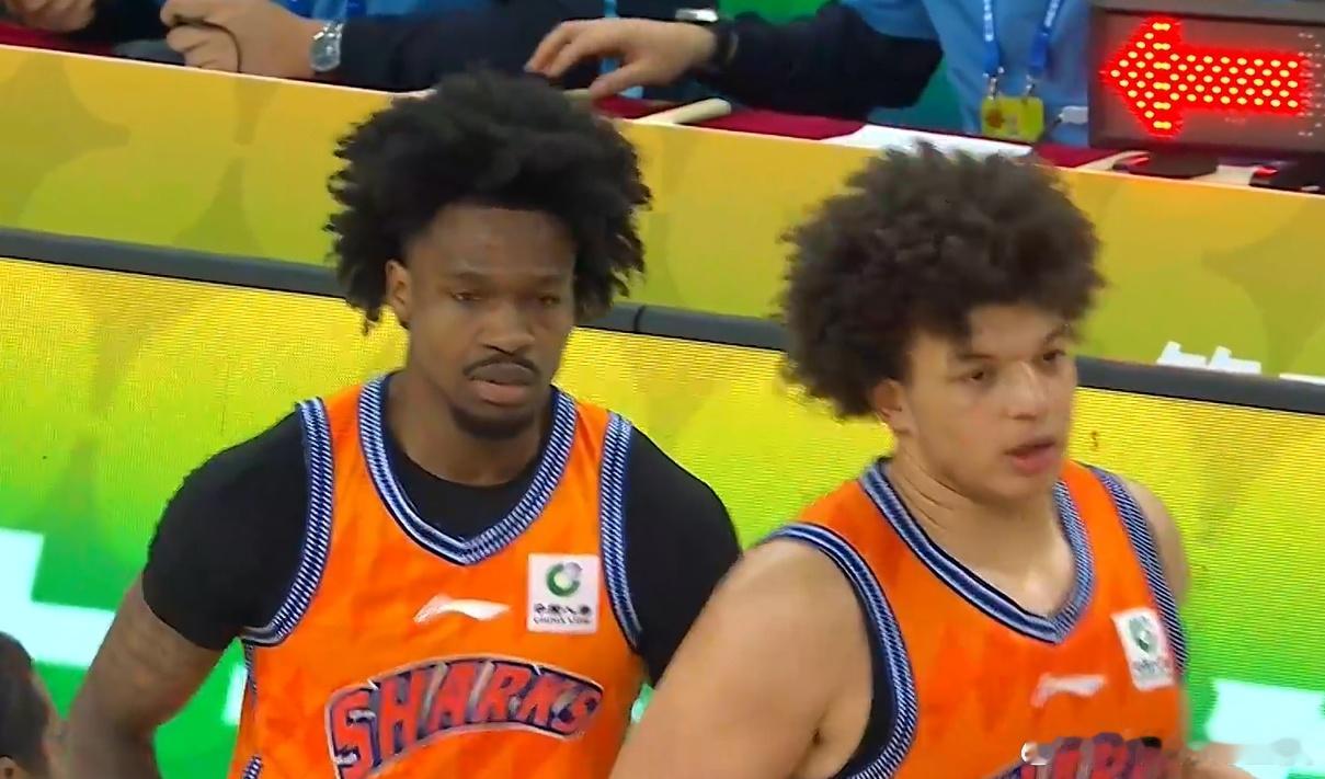 上海男篮晋级CBA俱乐部杯决赛上海男篮俱乐部杯12场全胜 上海男篮112-83大