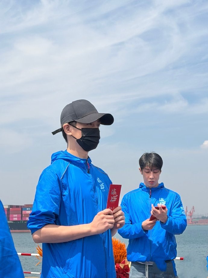 陈晓宋轶cp感海之上题材 海之上题材，陈晓宋轶cp感，是两位新剧开机同框，该剧以