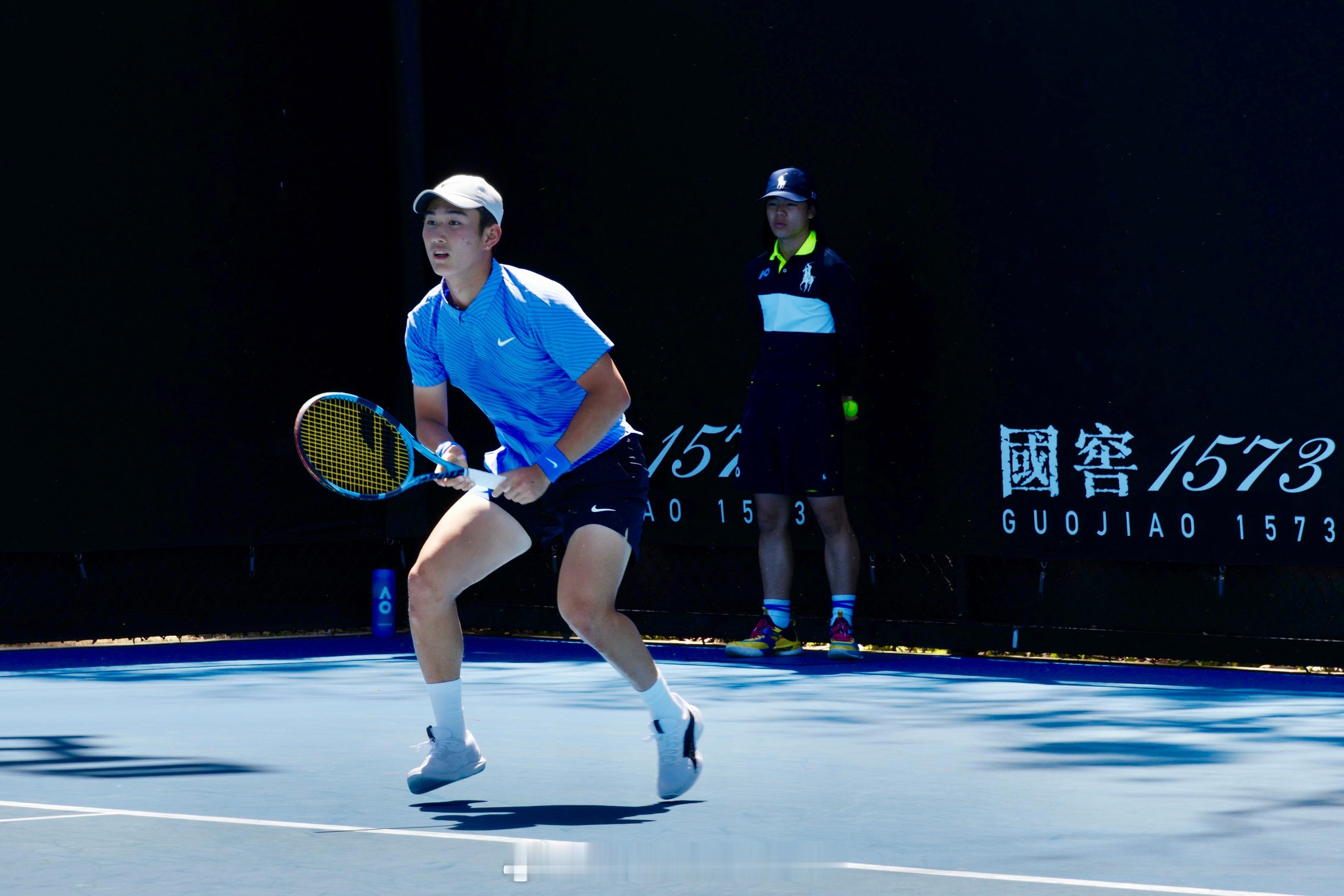 澳网2026 男双首轮，中国组合商竣程/张之臻6-3/6-7(8)/2-6不敌埃