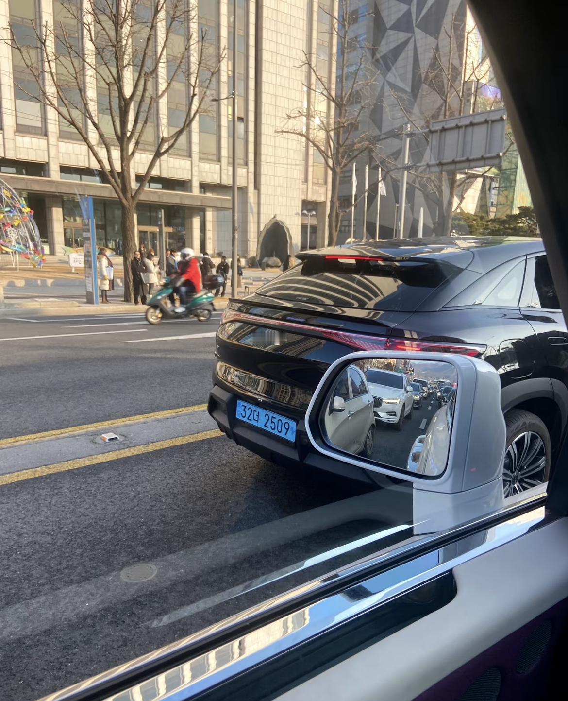 韩国路上的比亚迪，好高级的漆面
电车出海 大v聊车