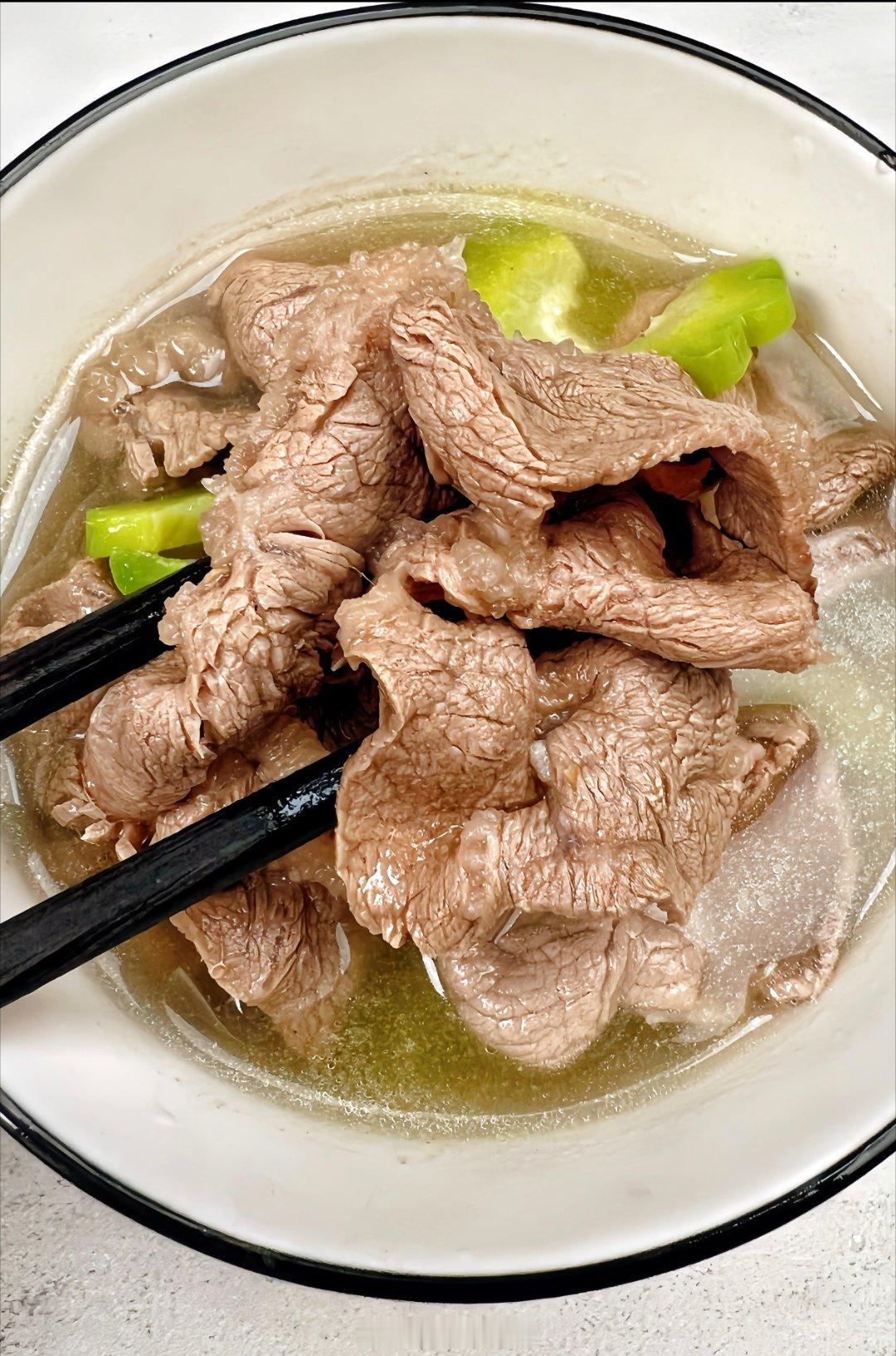 懒人减脂早餐达成！苦瓜➕牛肉片，又清淡又好吃！关键从速度超快，10分钟搞定，有手