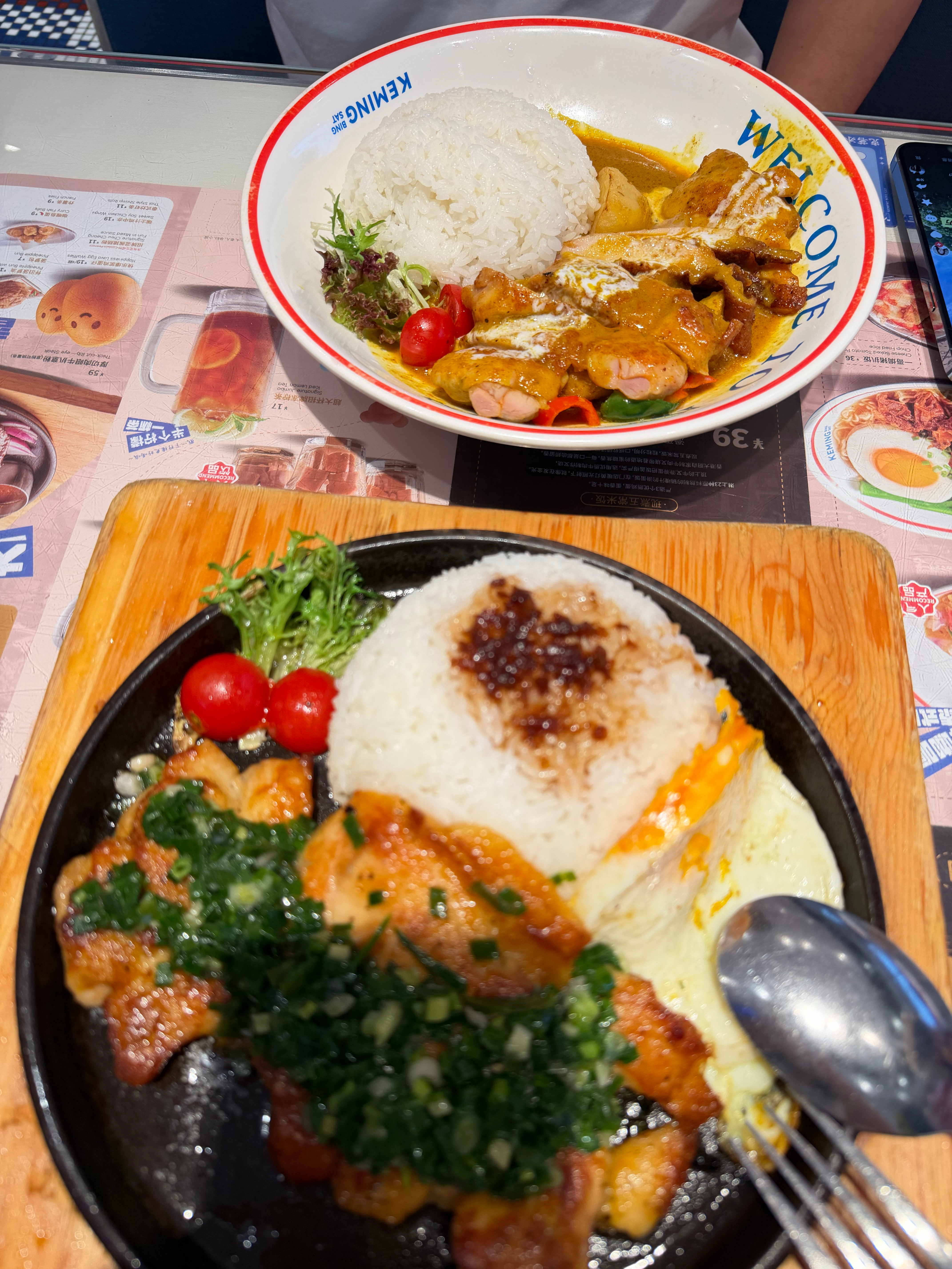 热量炸弹这一碗🍚下去外加一杯奶茶🧋我现在觉得好油腻生活的模样给生活加点flo