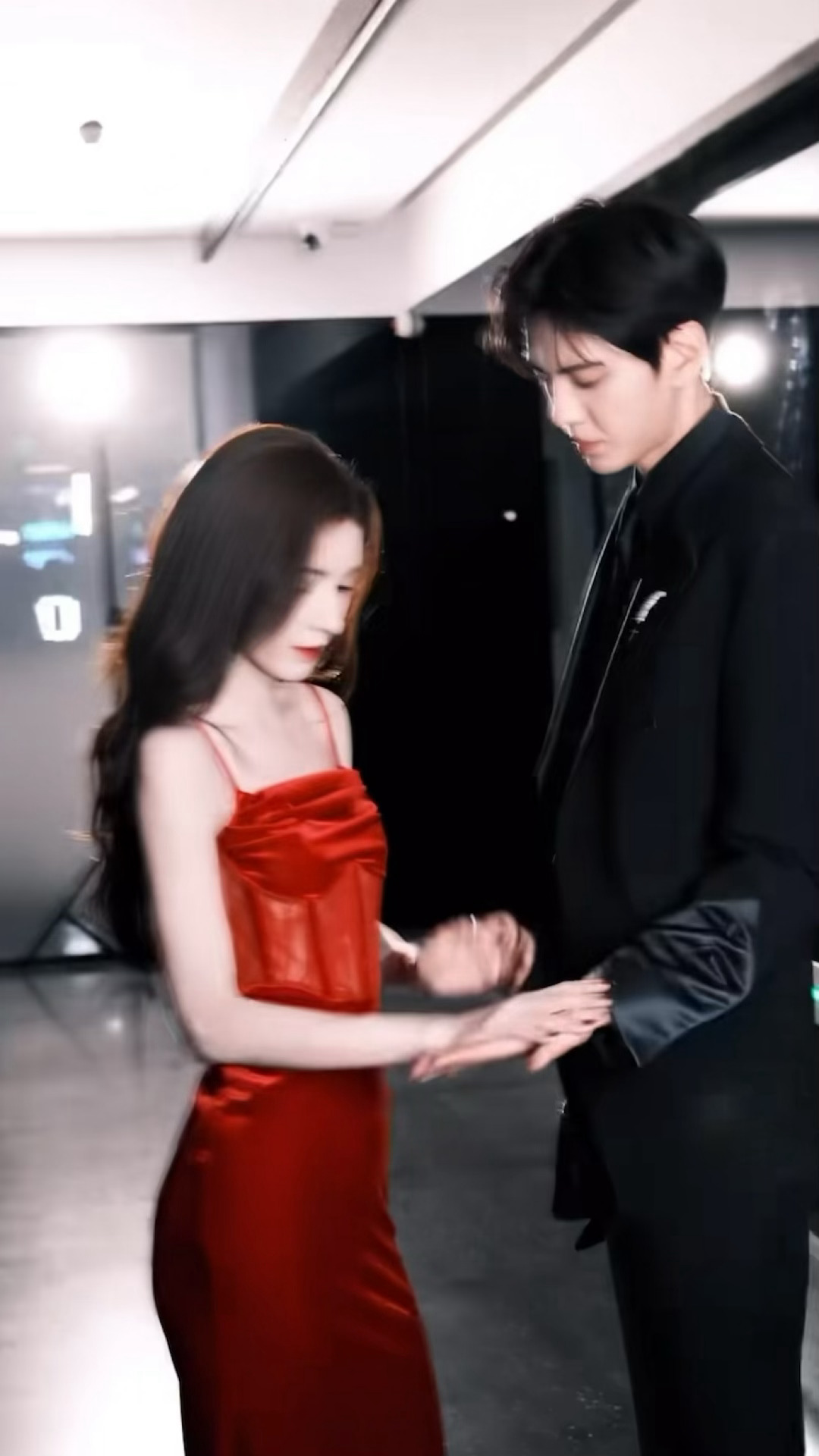 伟大的异性恋崛起吧 就这个无予伦毕拿什么输 