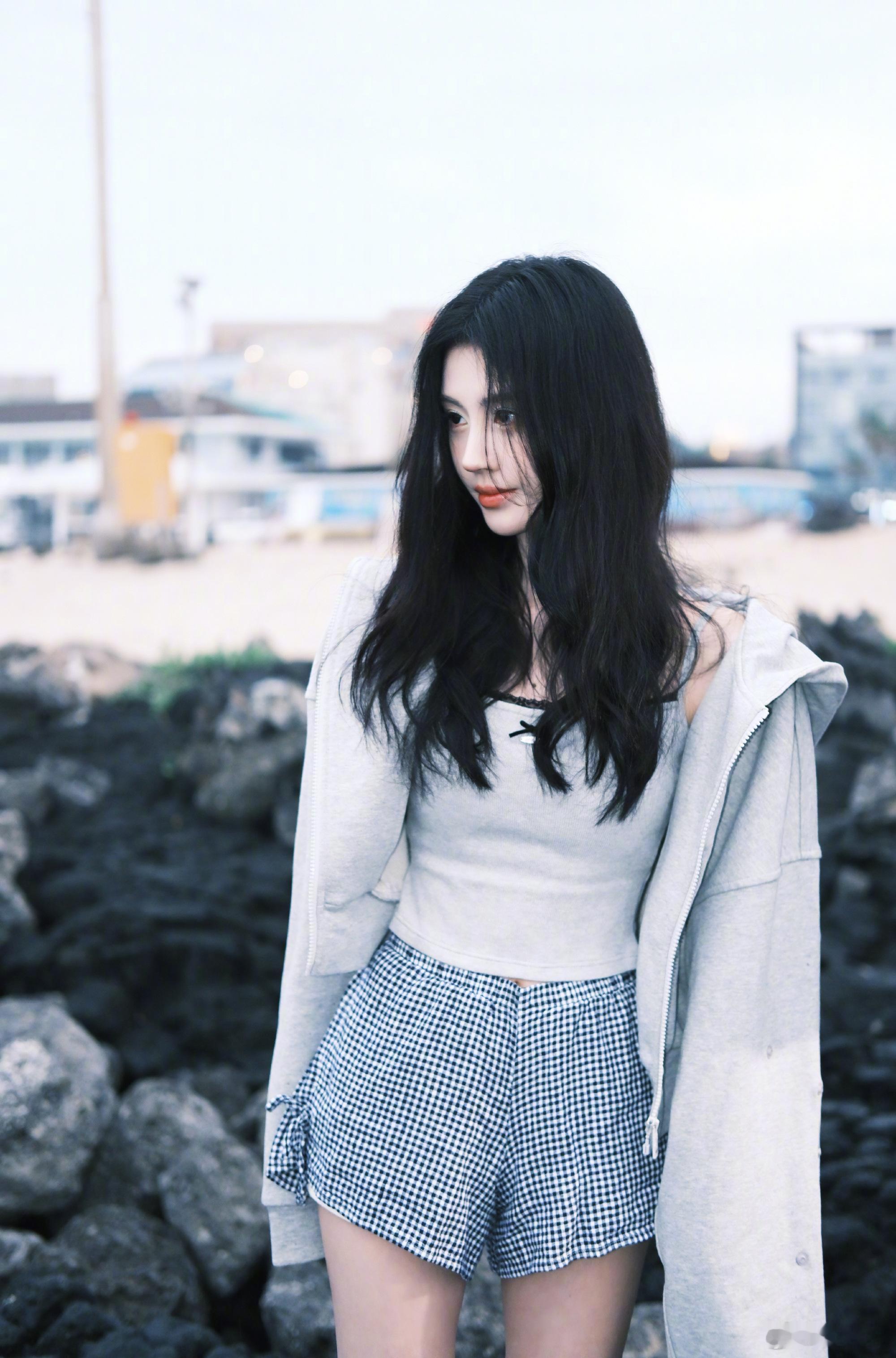 鞠婧祎阿黛jjy鞠婧祎来战jjy下辈子我还追星还喜欢你我们拉钩