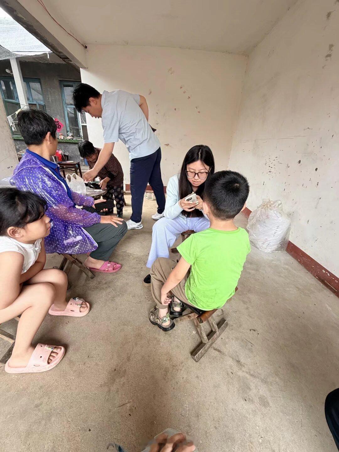 【步履乡村探实情 聚焦困境护童心】（通讯员 马乐乐）2026年7月14日，曲阜师