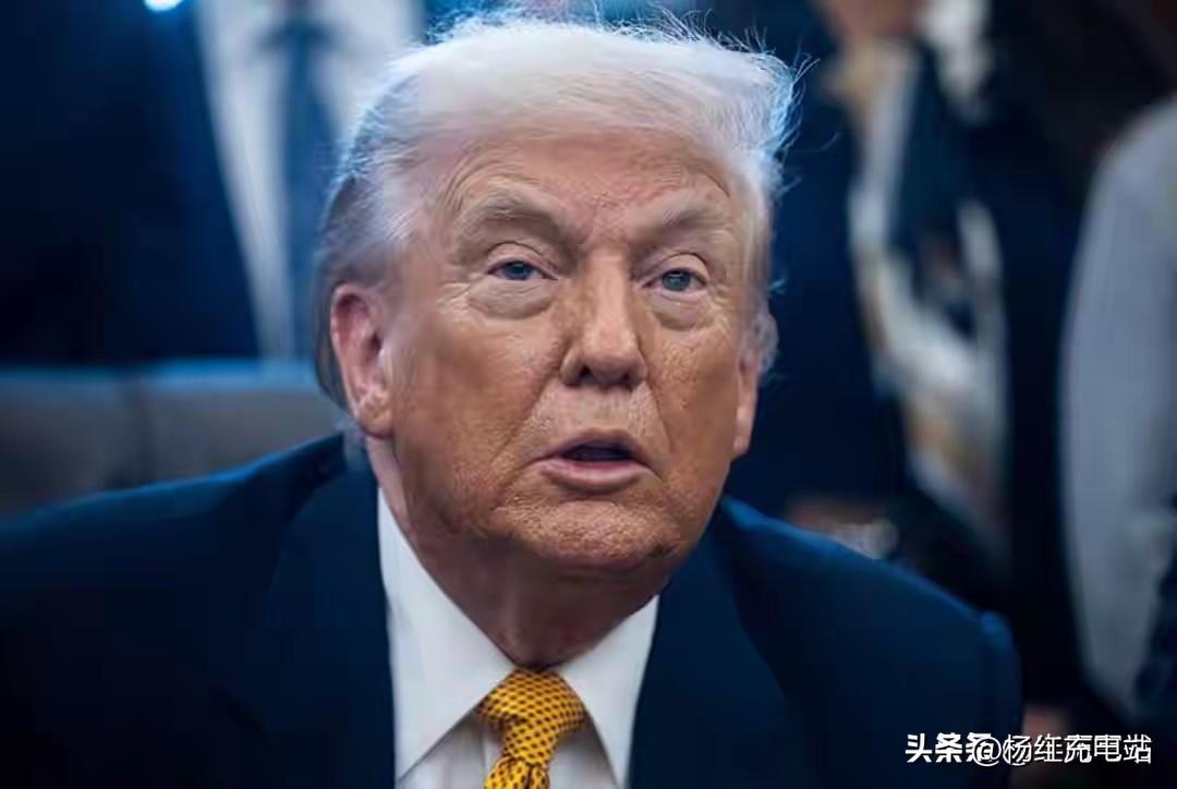 第21轮反击见真章！航母后撤千里，特朗普的“战争算盘”被伊朗算透了
 
伊朗第2