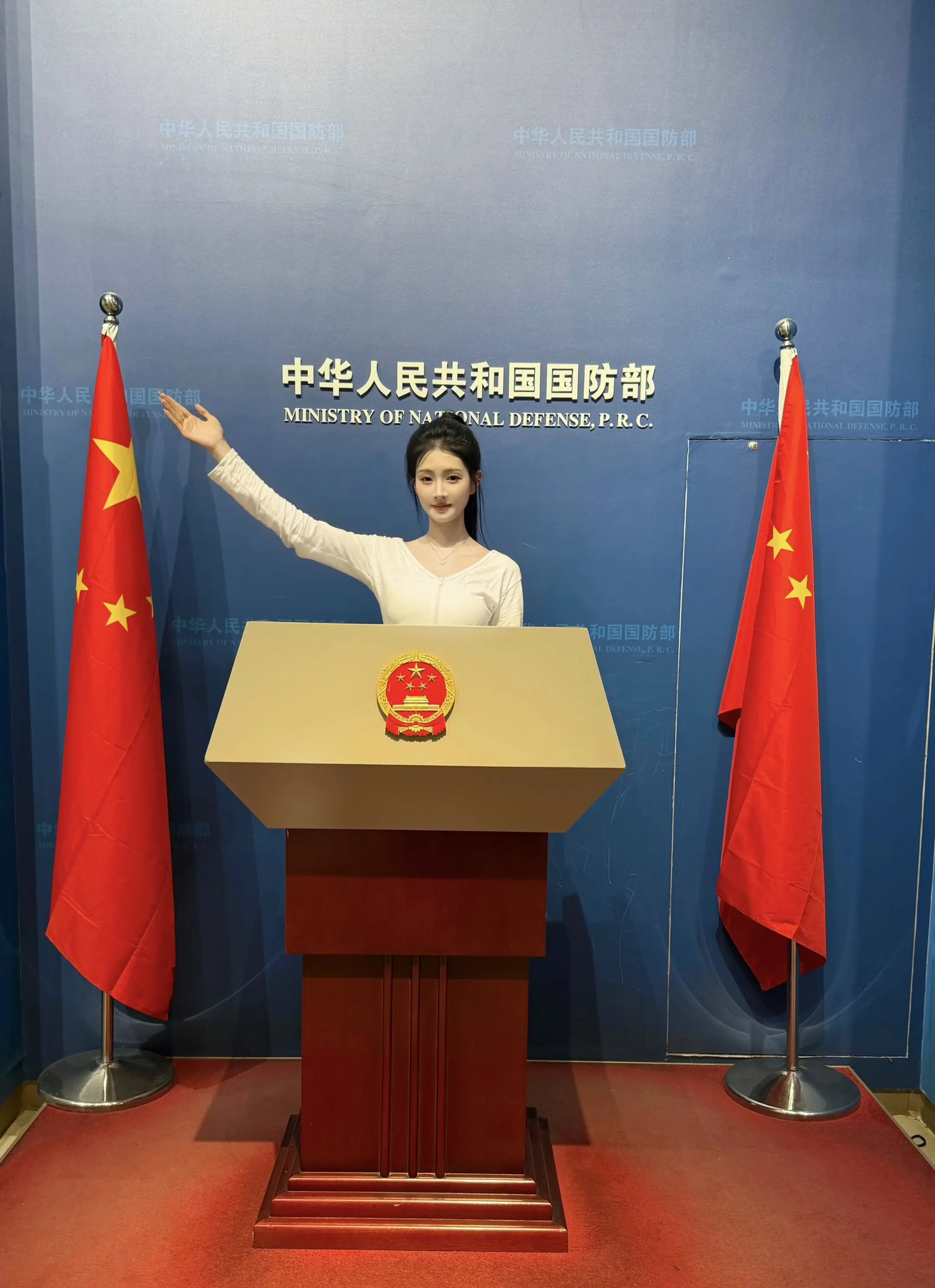 告诉老板不用装了，因为我已经装起来了（国博打卡）
