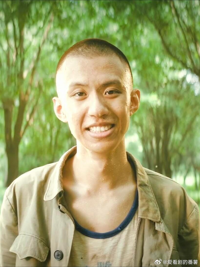 #付航演过电影##付航脱口秀[超话]# 付航的大银幕首秀2023年上映的电影《抬