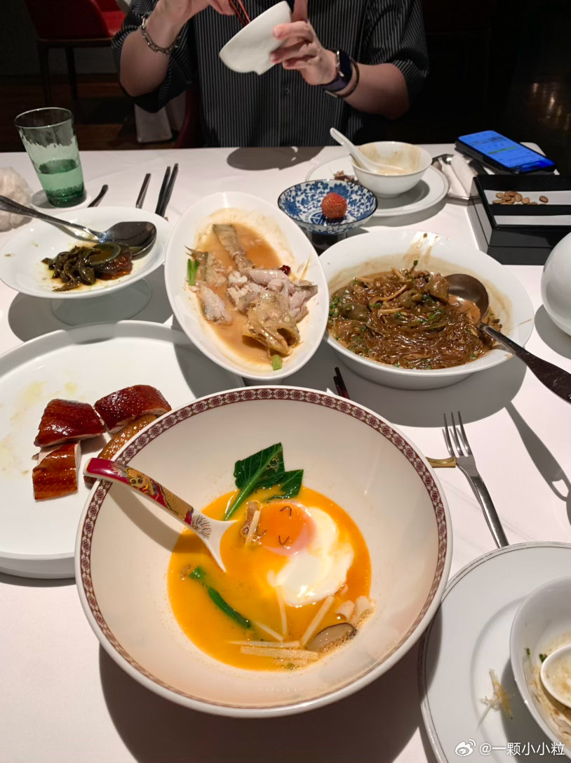 今天小张生日  狠狠请了我一顿 