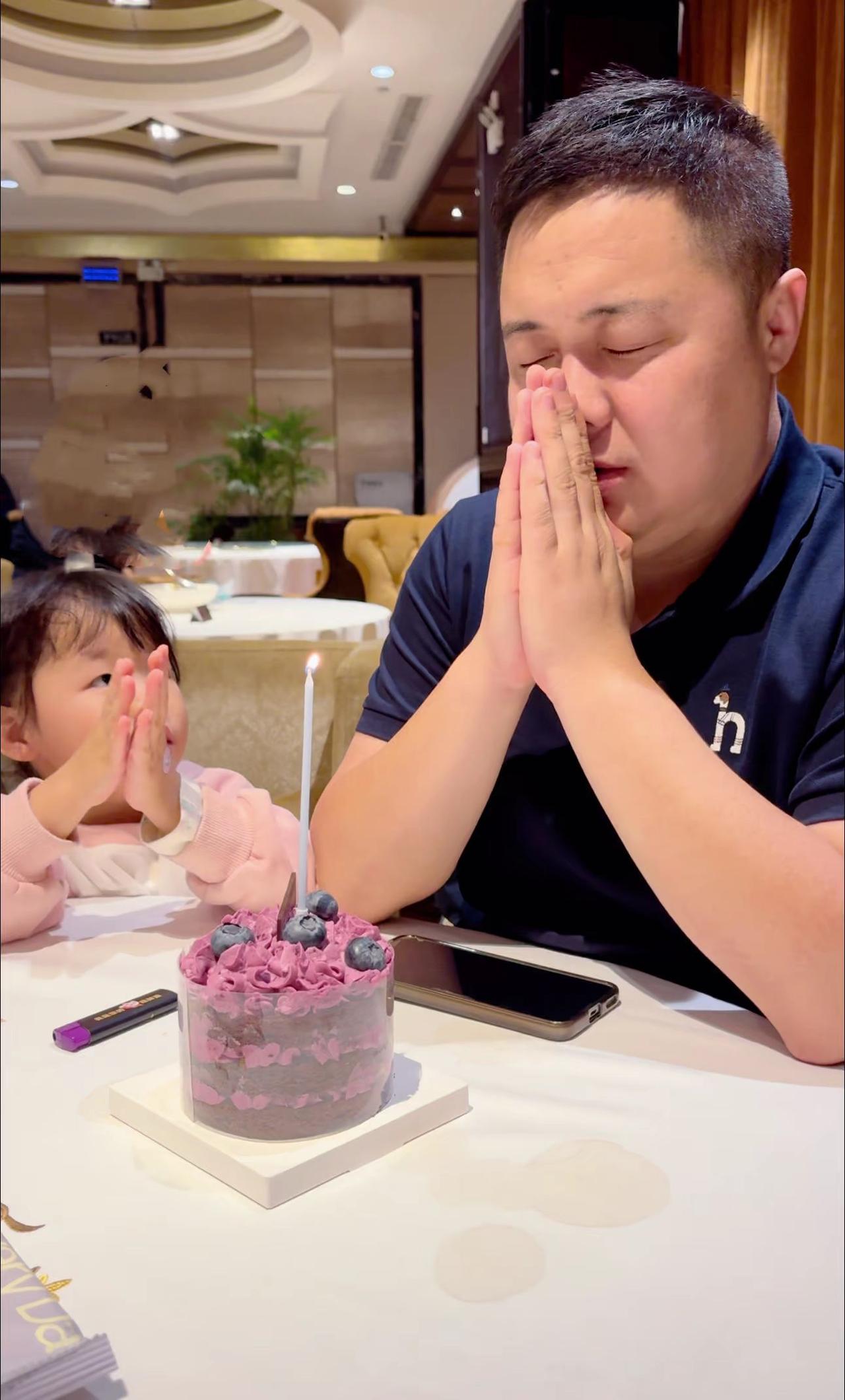#我的小日子呀 🎂曾经，生日是一年中最期待的日子。小时候，每一个生日都像是盛大