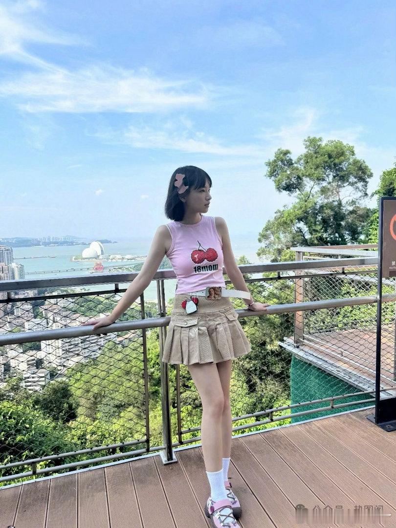 黄灿灿参加浪姐瘦了好多众所周知浪姐又名“减肥训练营” 哈哈哈哈 不管谁来了浪姐走