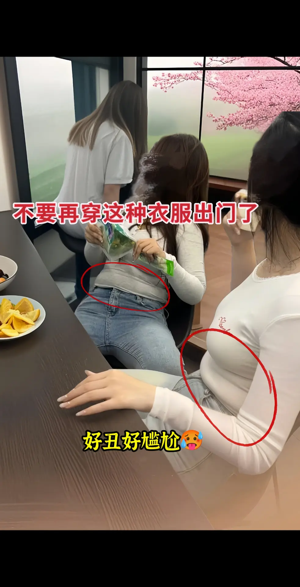 一整个被这套春季新款西装迷住！复古元素与慵懒调调完美融合，垫肩设计一秒...