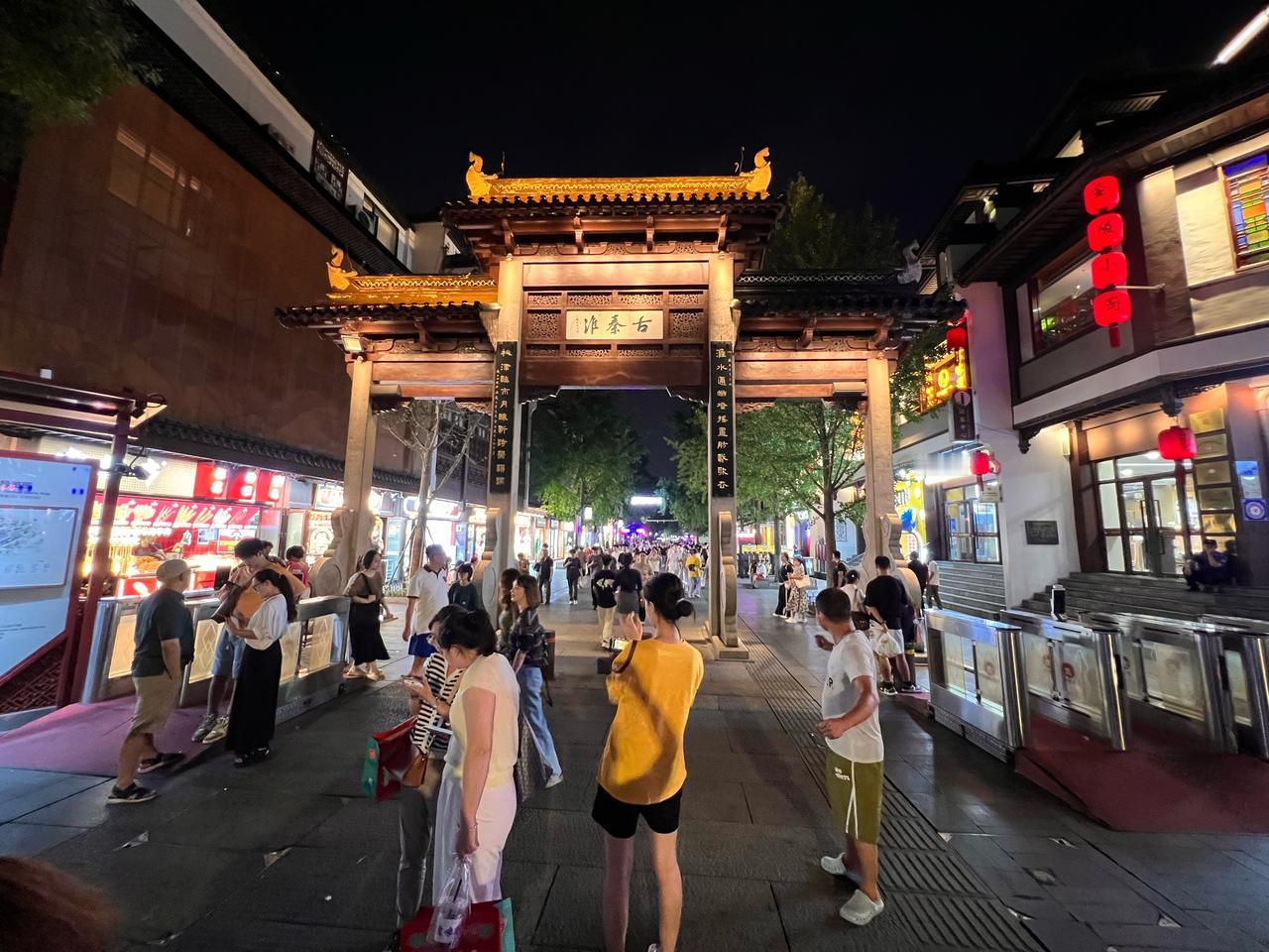 于海青：为何说秦淮风光是南京的流量源泉？不管是夏季也好，或者是冬季也好，总之秦淮