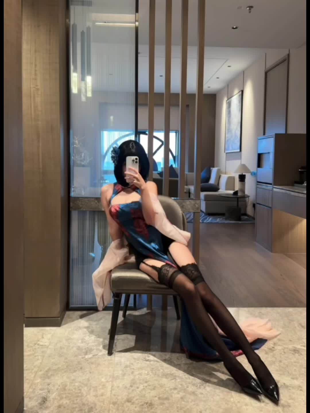 我不仅拜金 恶毒 爱慕虚荣 等我有钱了还要把喜欢的人圈起来当狗养