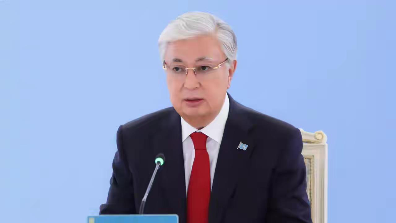 哈萨克斯坦做出了正确选择。

据俄罗斯卫星通讯社5月27日报道，哈萨克斯坦总统托