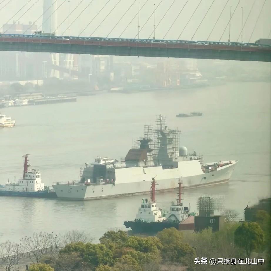 一艘第二批次054A护卫舰正升级改造中！
 
548益阳舰正在进行中期升级改造，