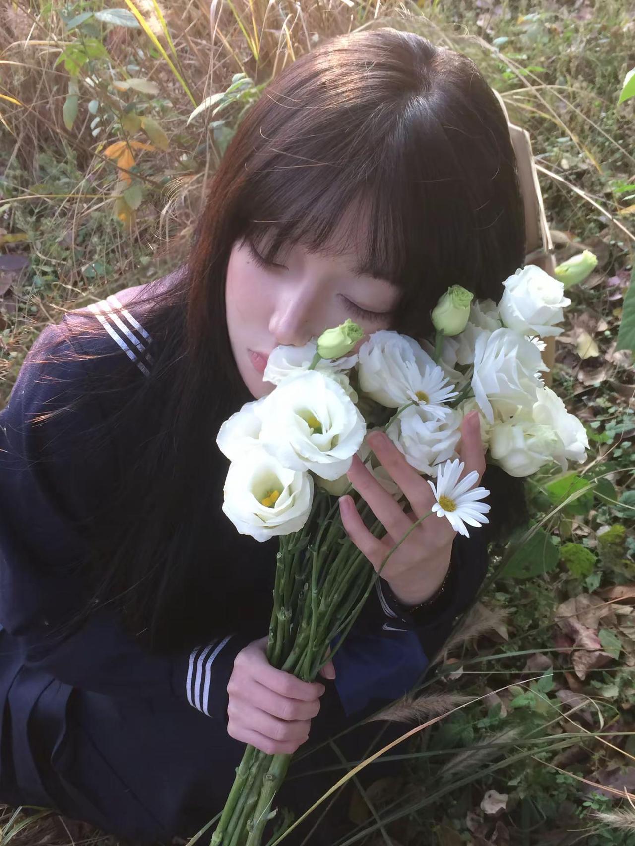 她普通的像一瓶纯净水