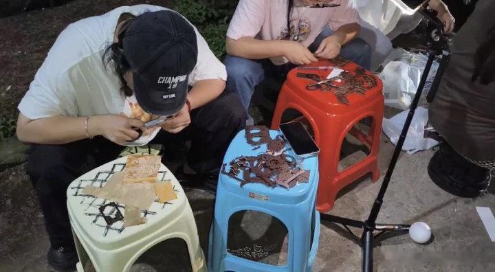 丁禹兮粉丝连夜布置杀青应援丁禹兮粉丝的爱好拿得出手！连夜给丁禹兮司宫令布置杀青应