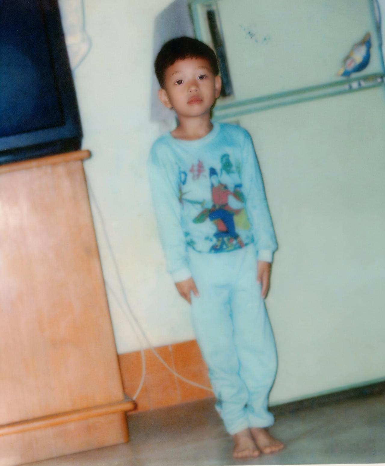 1995年5月28日傍晚六点左右，六岁的陈斌在广东省肇庆市悦城镇中地乡跟表哥和几