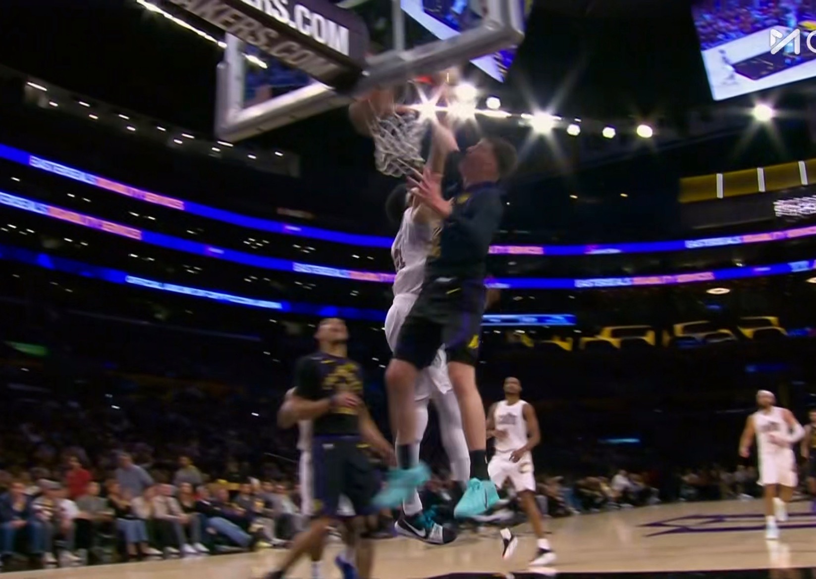 woc！！拉拉维亚！赛亚人！ 