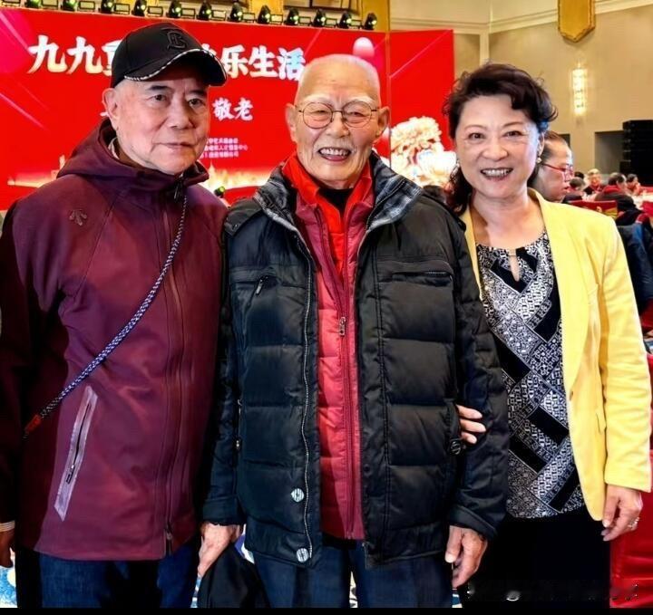 张国民和王馥荔很多人都认识，他们到现在应该也是古稀之年的老年人了，气质还那么的好