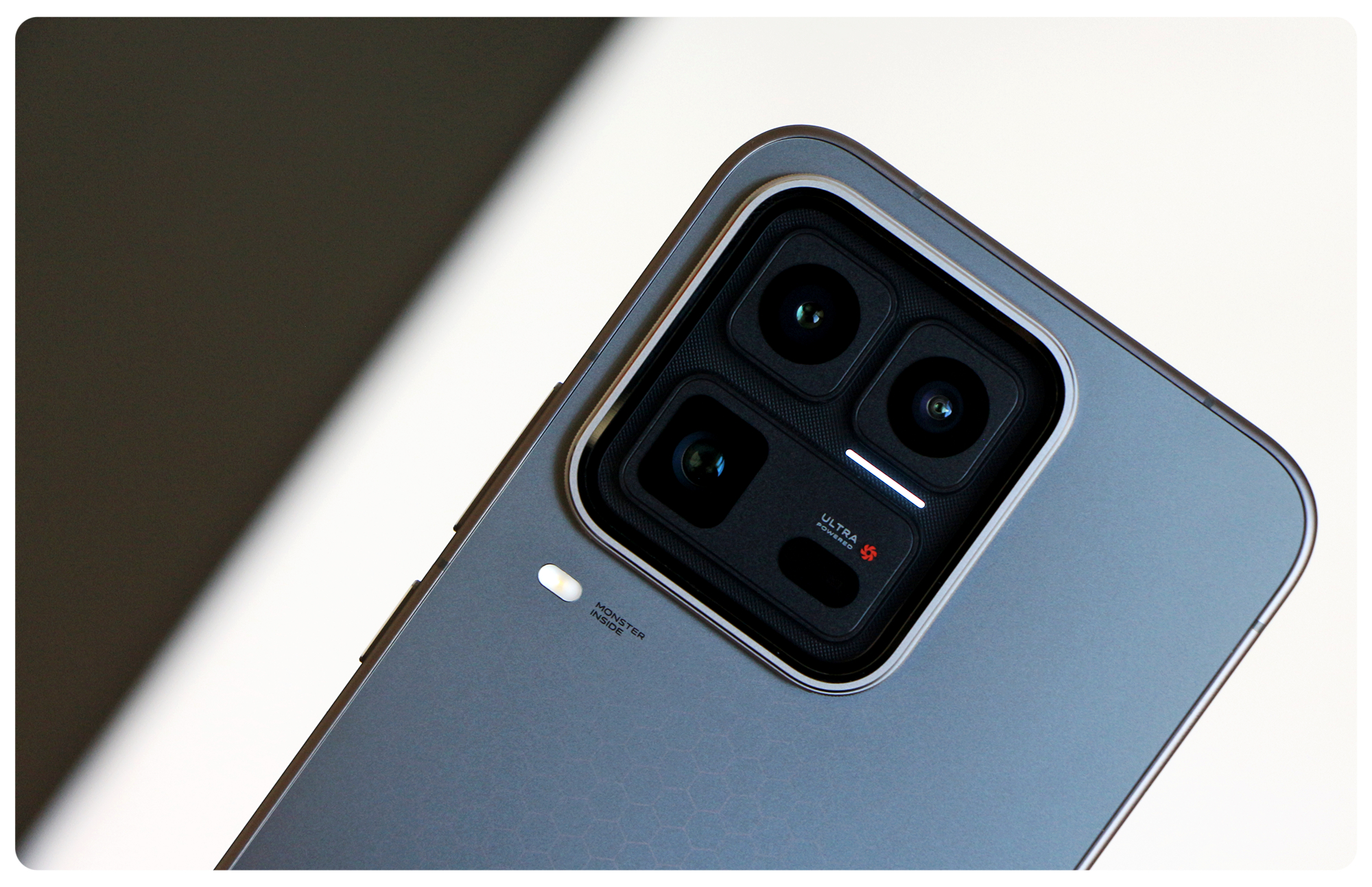 昨天拆机器第一时间拍了一组 iQOO 15 Ultra 【2077】这次 iQO