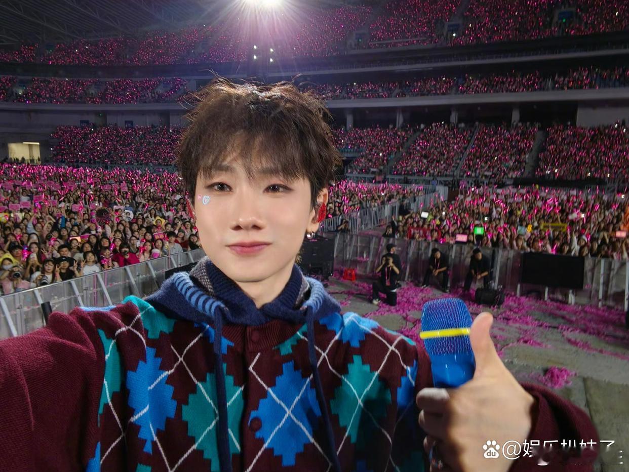 1.鞠婧祎最烦被圈内男艺人纠缠上了，哪怕只是绯闻，她也不想跟任何人传。2.向华强