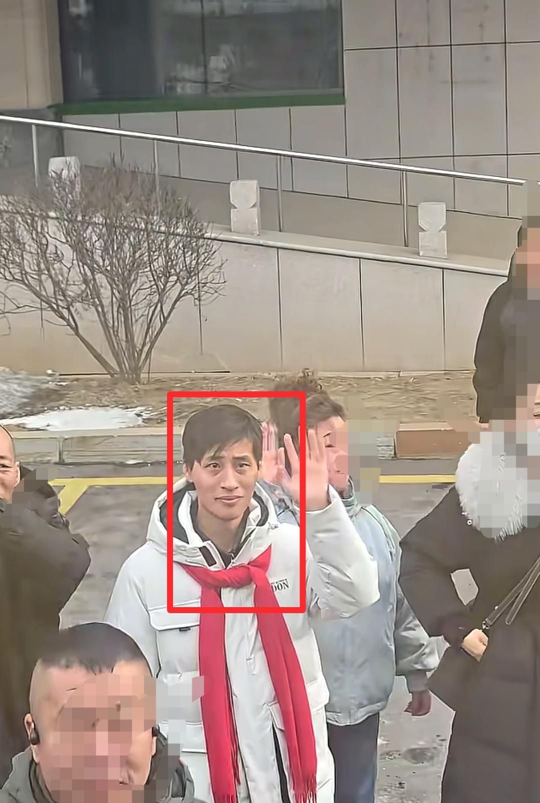 恩人高洋走了，张云鹏不舍流泪，最大的原因莫过于这三个:

第1.对高洋有依赖感了