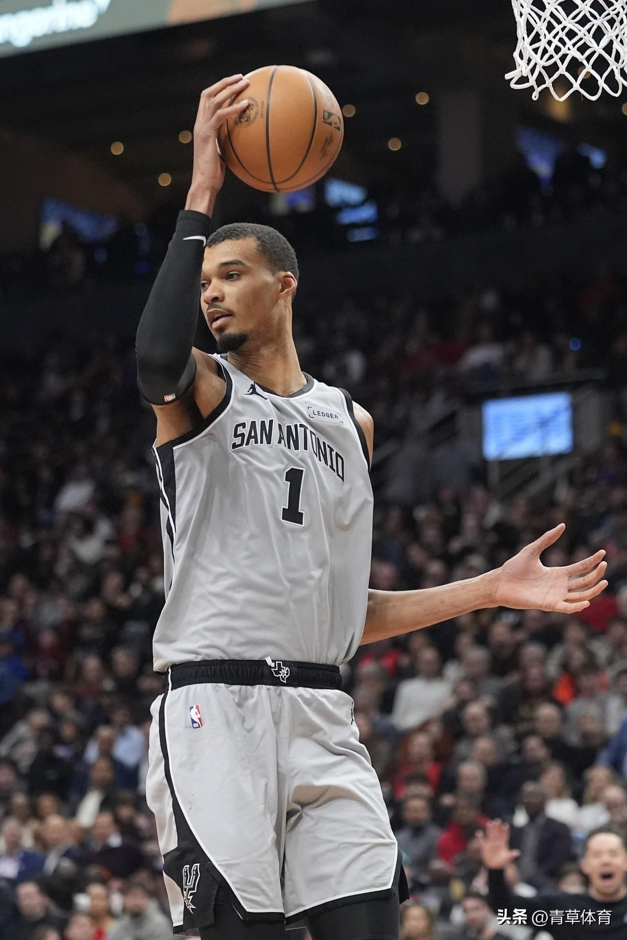 有申打申，无申打谢。
马刺145：120火箭，马刺打球就一个战术，火箭申京上场就