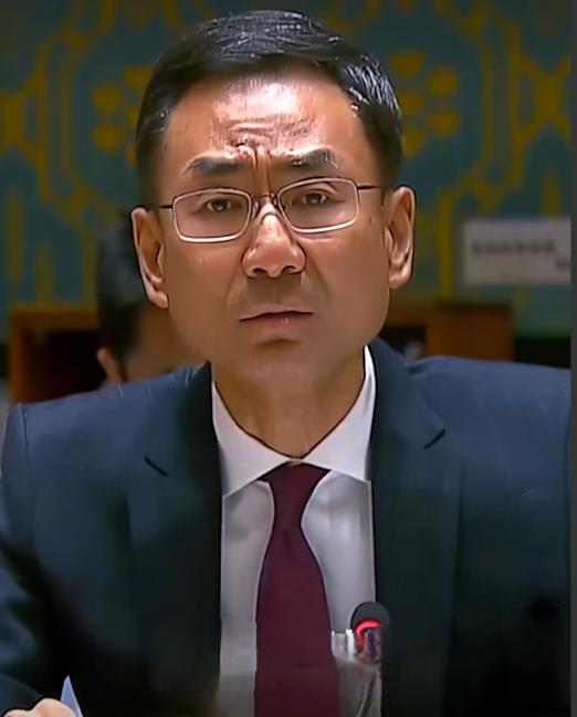 这两天美国在咱们周边部署核武器和导弹的事儿，让我想起当年搞北斗系统的时候。美方曾