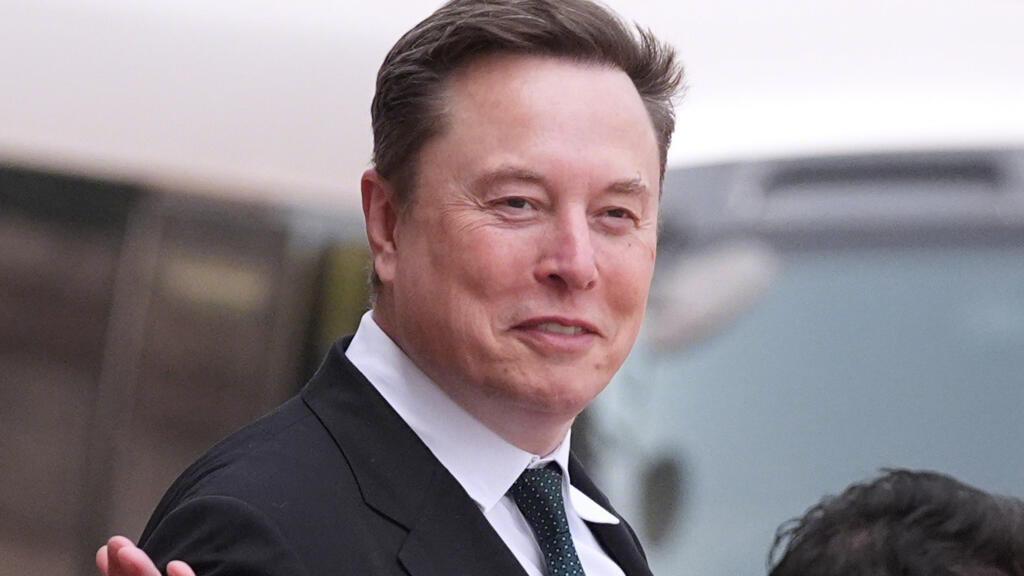 马斯克又“搞事情”！
SpaceX自己造叶片，
1650℃高温都烧不化！

马斯