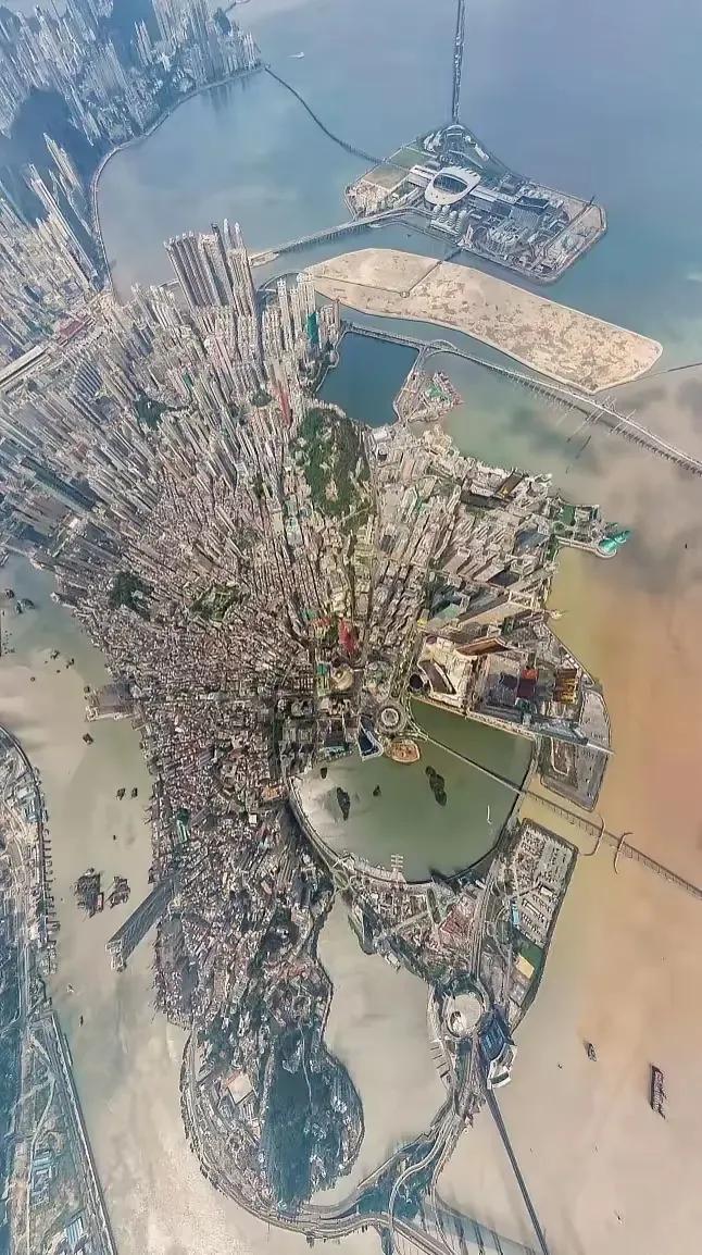 猜猜看，这是哪座城市，能一眼看出来的，绝对是经常坐飞机旅行的达人。