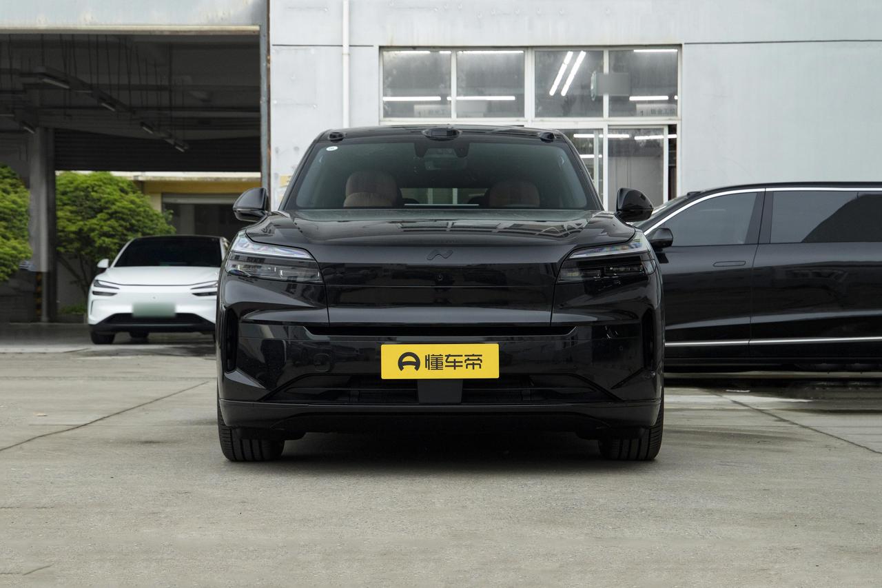 推荐一款家用大六座SUV：乐道L90
乐道L90是20-30万价位里，专门瞄准多
