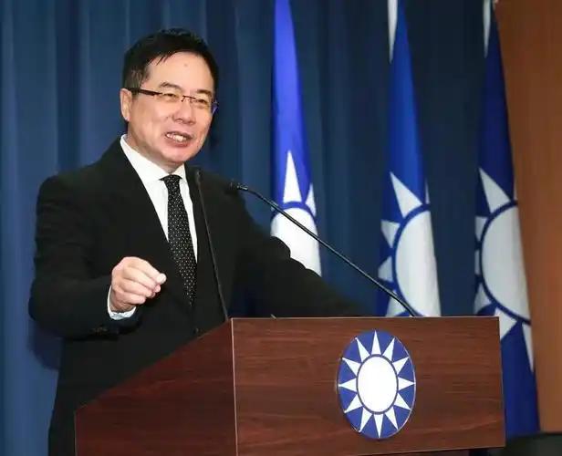 民进党坐等国民党陷入内斗崩盘，民进党本想坐收渔利，万万没想到，2026 岛内大选
