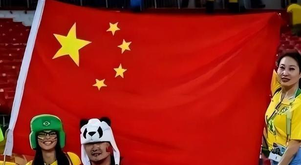 主办方拒挂中国国旗，中方果断退出，其他国家：没有中国不开赛
一面国旗能有多重？折