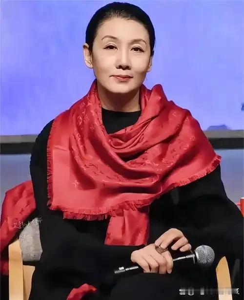 2005年时年37岁的黄梅戏表演艺术家韩再芬被她当时所在的单位安徽省安庆市黄梅戏