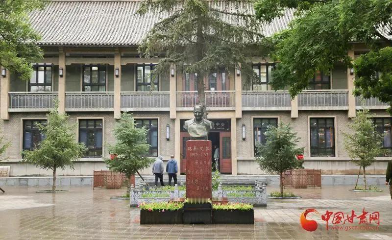 仲夏山丹采访之四：

霏霏细雨中走访山丹图书馆

大西北网讯：记者王志俭文图
