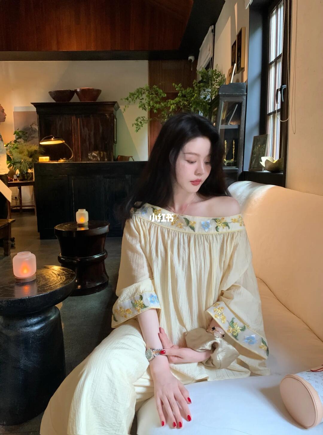 小小露个肩 ～
