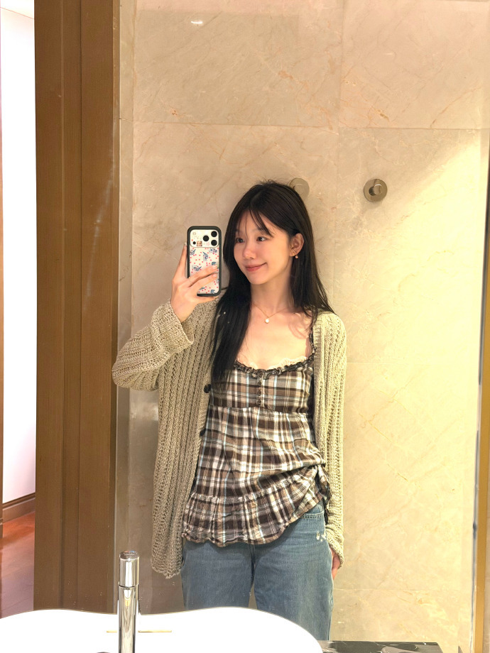 徐梦洁海边草地plog属于徐梦洁的美梦记录仪开启，海边草地plog上线，游走于草