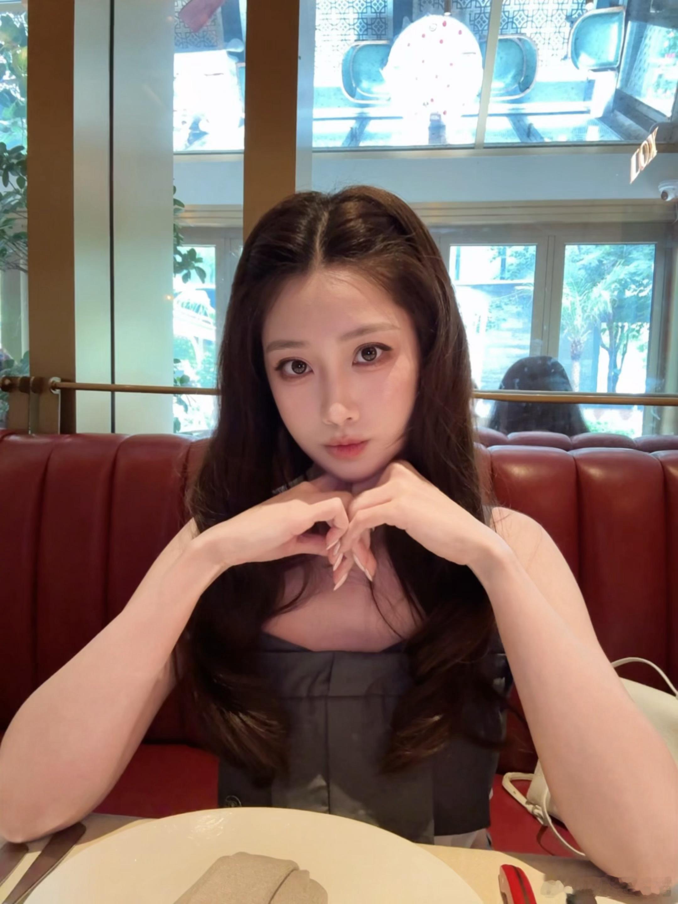 女孩子在生理期前后要多吃红肉，不为别的，就因为这是我瞎说的