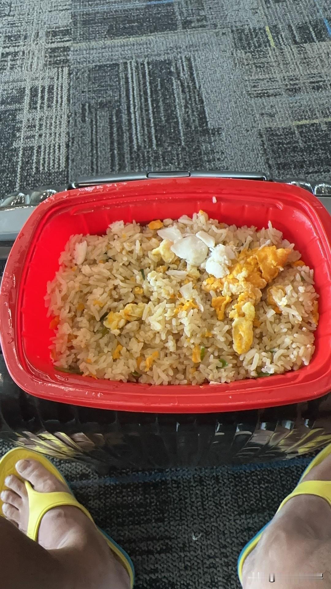 泰国7-11的隐藏米其林盒饭，推荐这款蟹肉蛋炒饭，又便宜又好吃