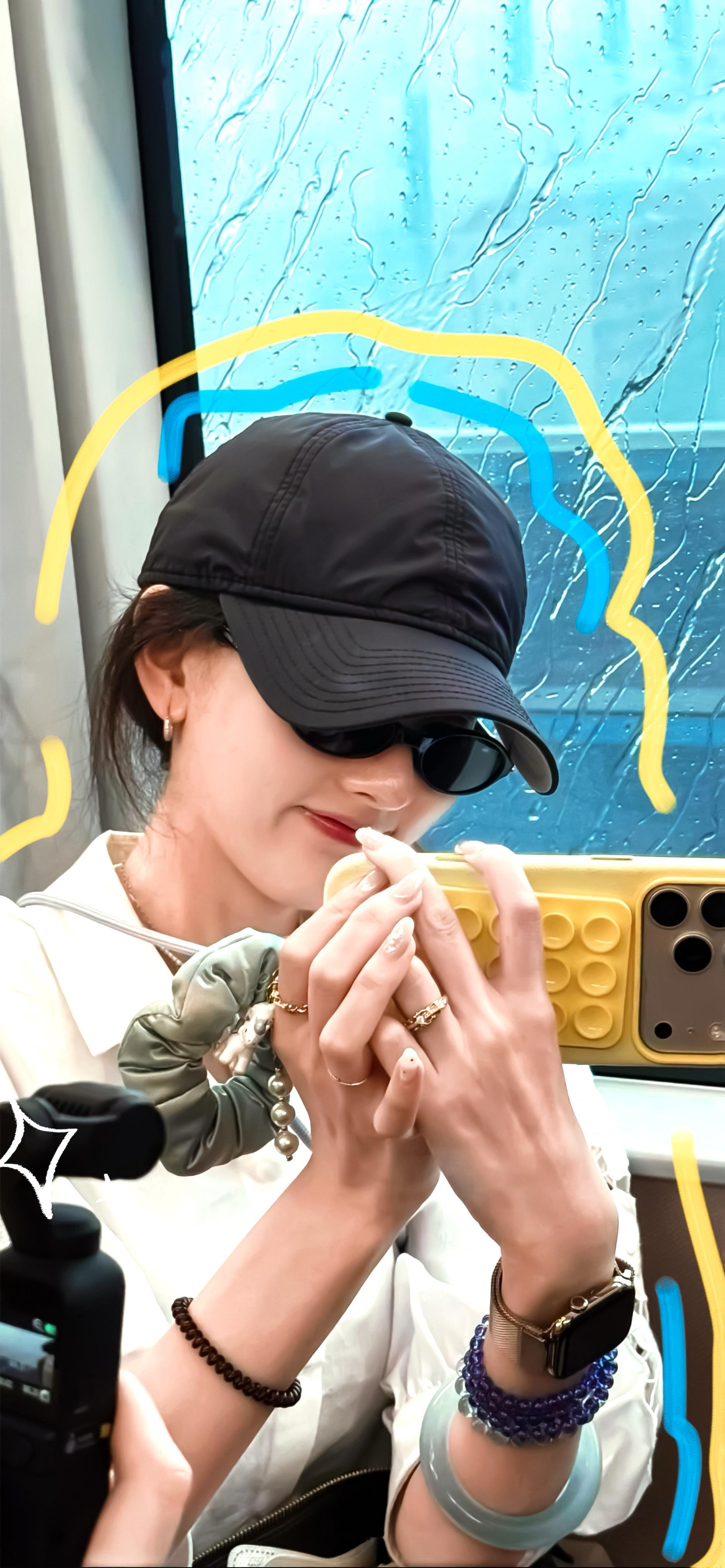 宋祖儿 · 𝙇𝙖𝙧𝙚𝙞𝙣𝙖 ​ ​​​
