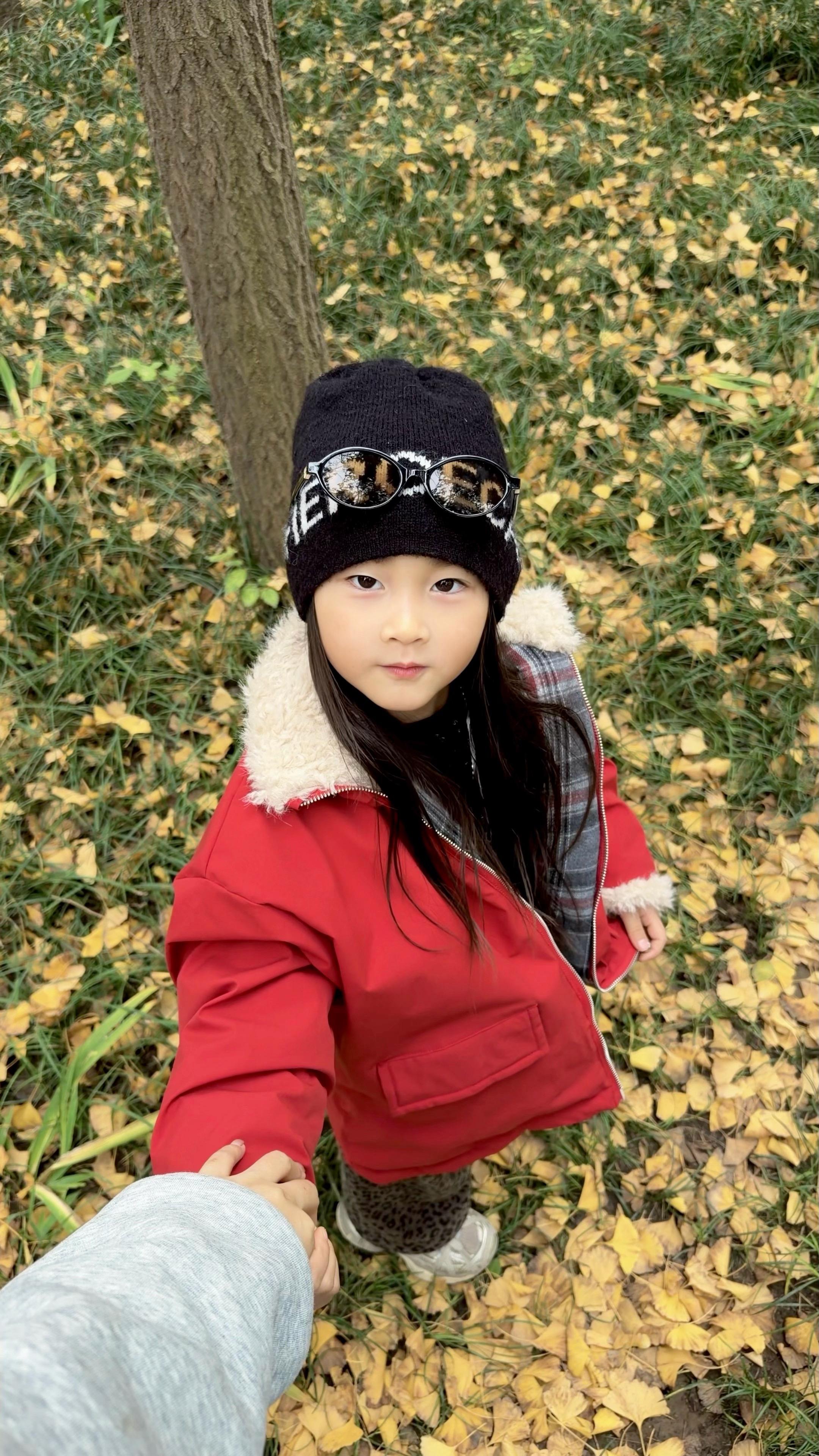 以前不理解这世界上 怎么会有不爱自己孩子的父母呢 后来我们有了孩子我更...