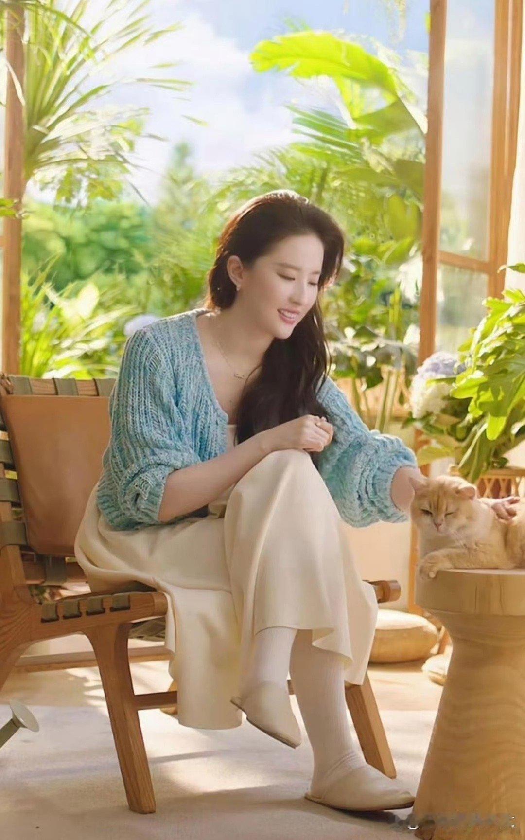 就算刘亦菲没有脚踝也影响不了她的美 