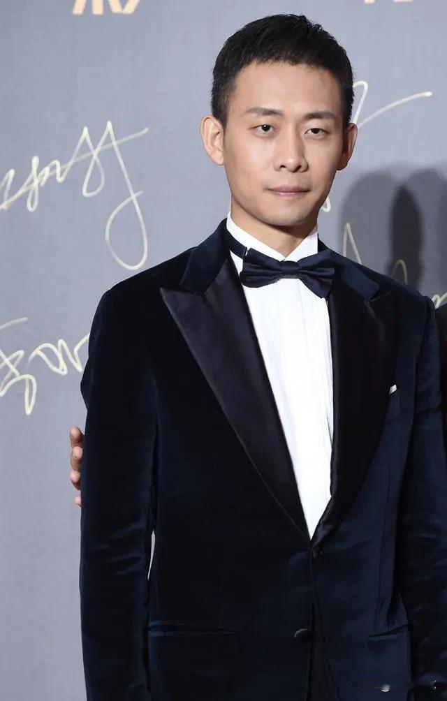 著名影视演员，演技派男神，张译说：当年《士兵突击》这部剧可以说是好事多磨，200