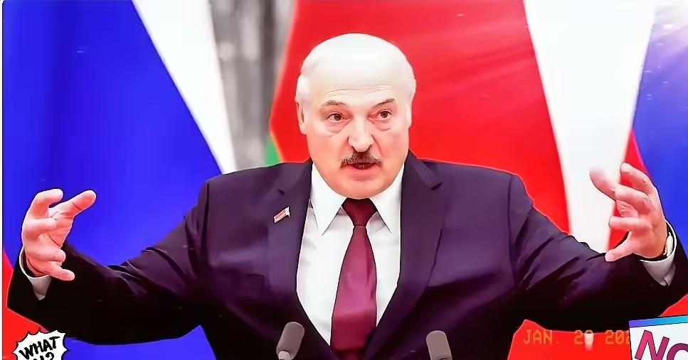 卢卡申科这波顶级博弈，封神了！签美又挺中，小国外交的生存智慧被他玩到极致
 
卢