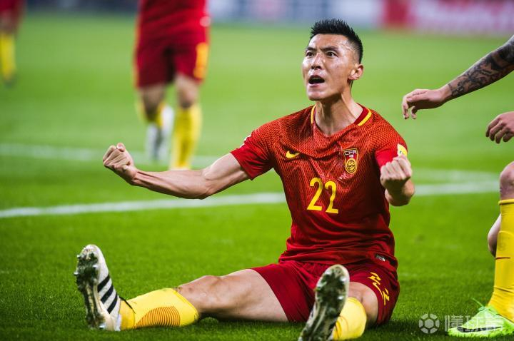 [抱抱]告别季，于大宝、赵明剑、曹赟定三位前国脚今日先后宣布退役12月31日，2