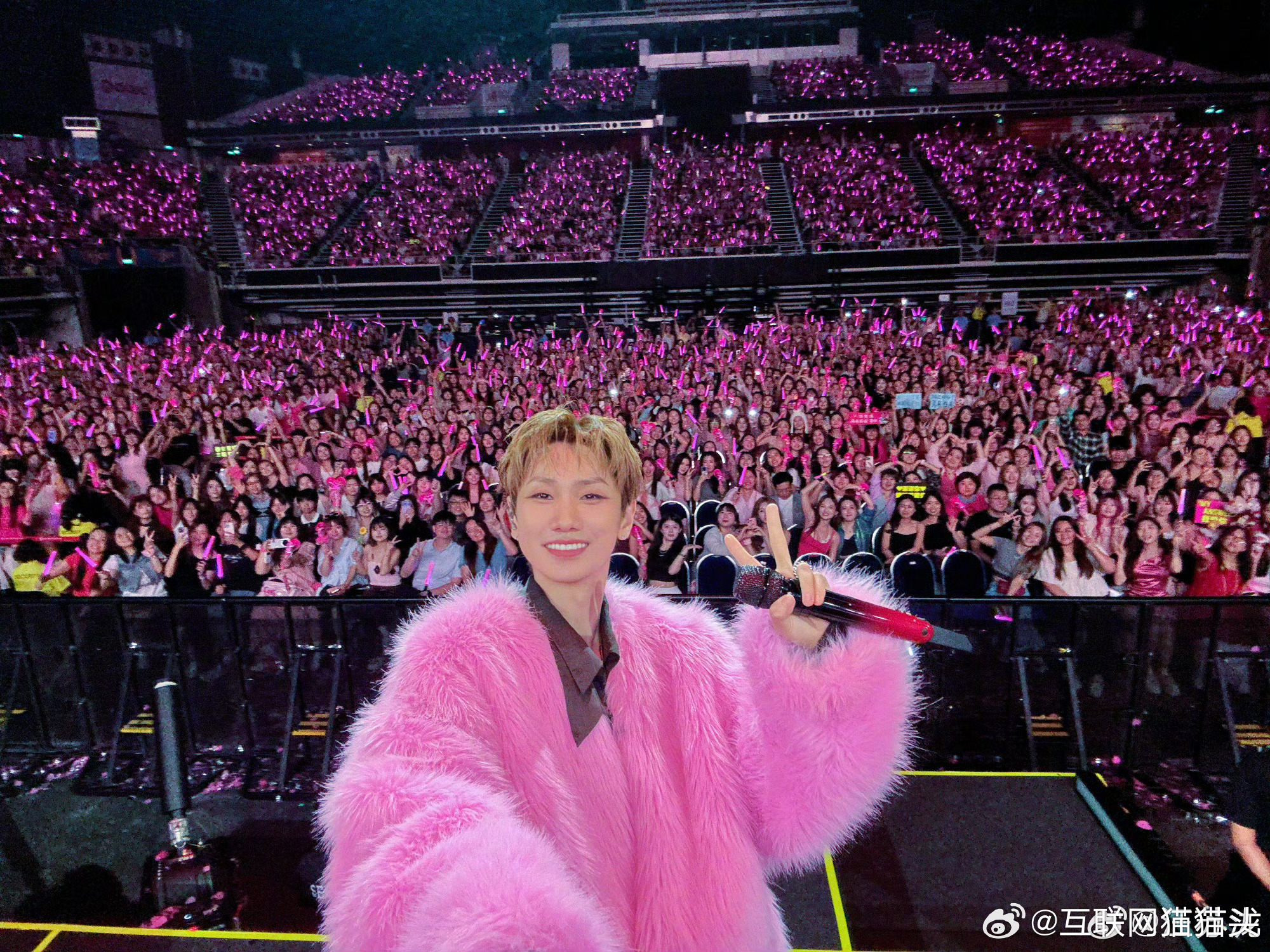 汪苏泷你怎么把人素龙顺走了救命！汪苏泷这波操作也太秀了，悄咪咪就把“素龙”顺走，