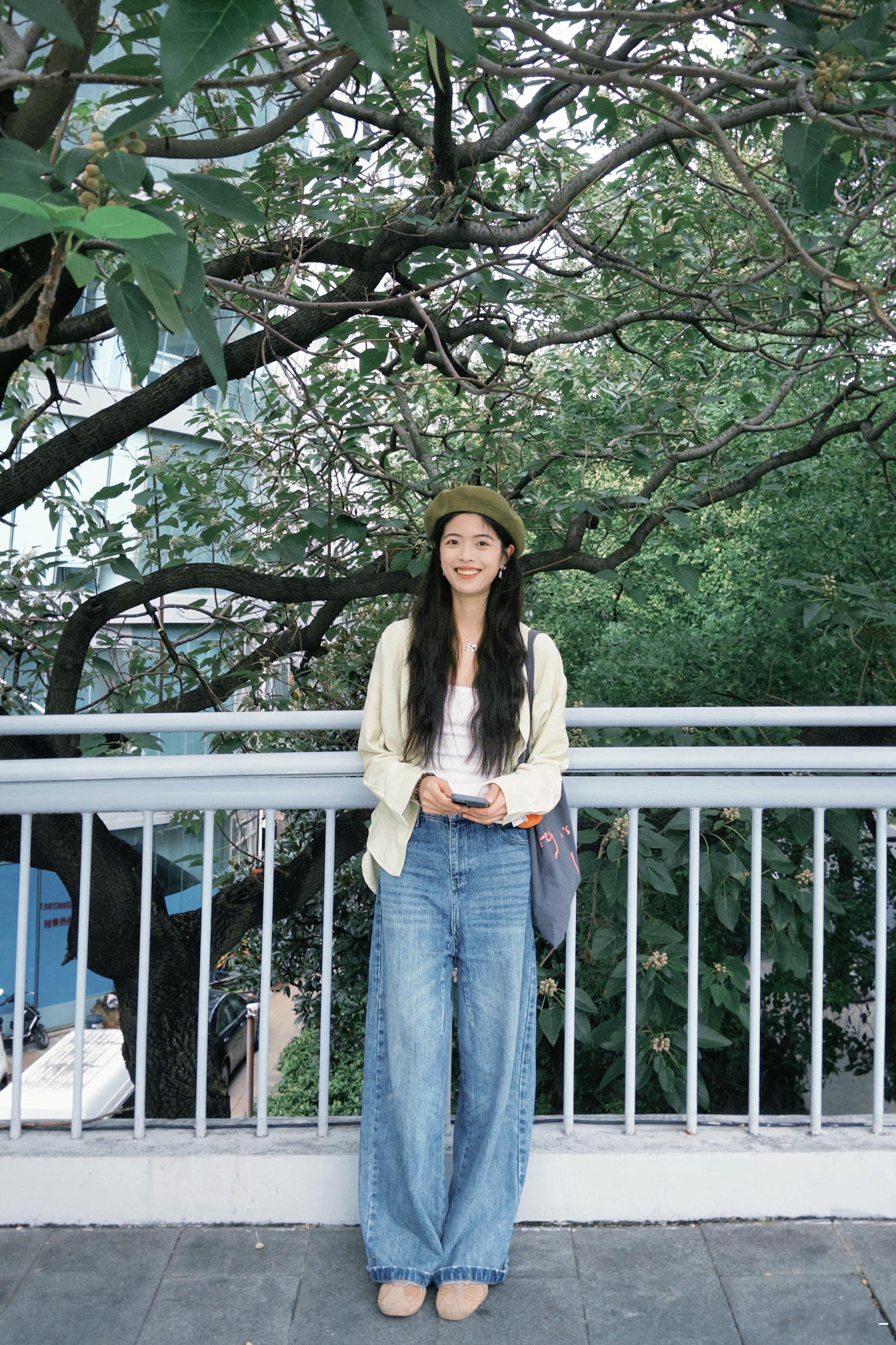 不得不感叹 是年纪大了吗 真的好冷好虚啊！！在闺蜜家裹着羽绒服 哈哈哈哈哈哈哈 